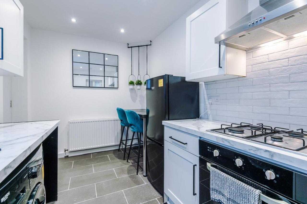 3 Bedroom House Manchester Hosted By Mcr Dens Exterior photo