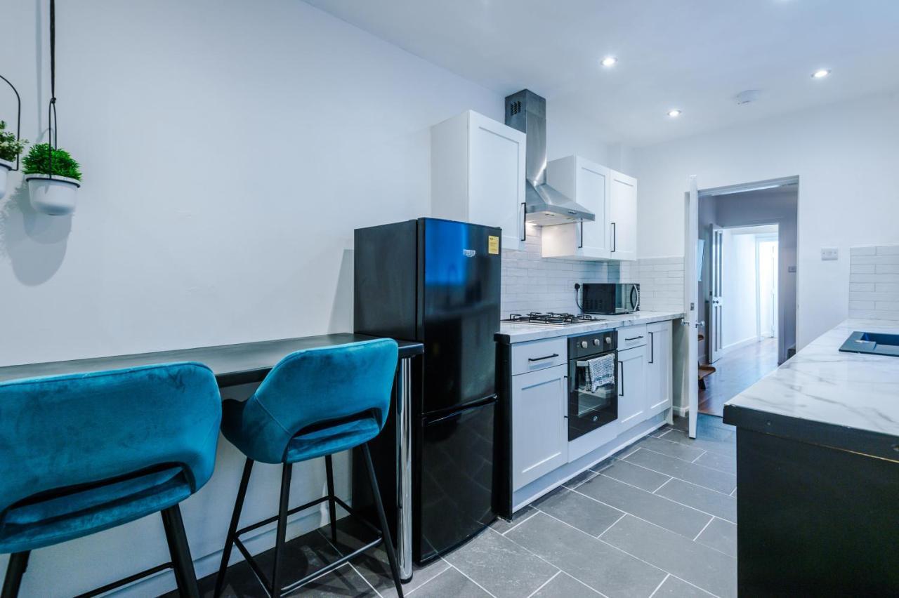 3 Bedroom House Manchester Hosted By Mcr Dens Exterior photo
