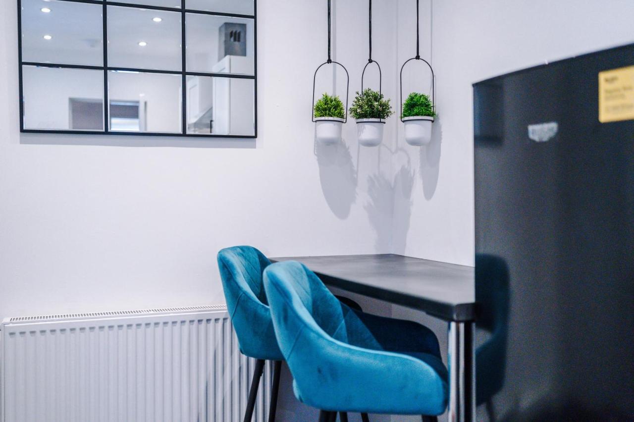 3 Bedroom House Manchester Hosted By Mcr Dens Exterior photo