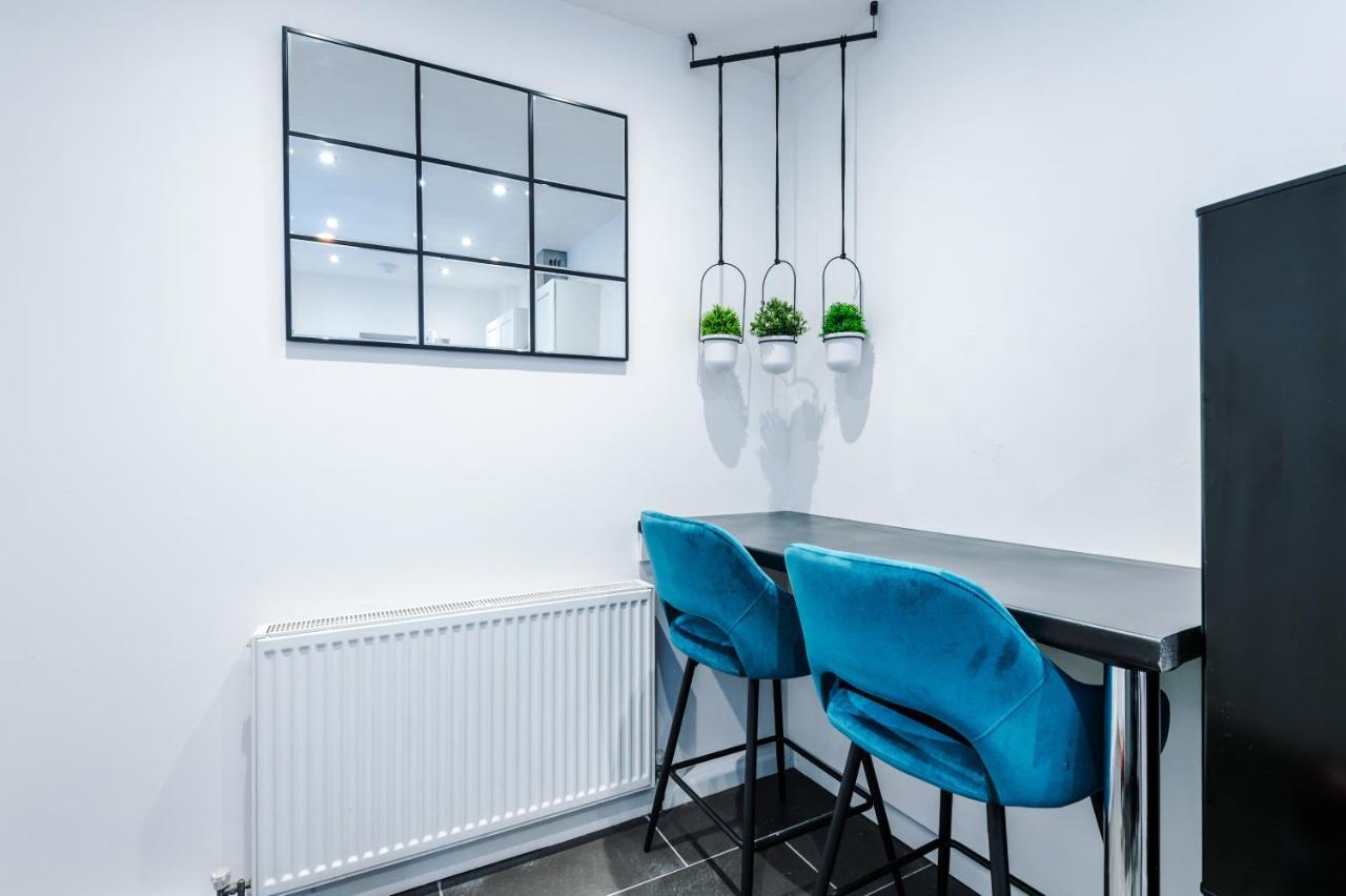 3 Bedroom House Manchester Hosted By Mcr Dens Exterior photo