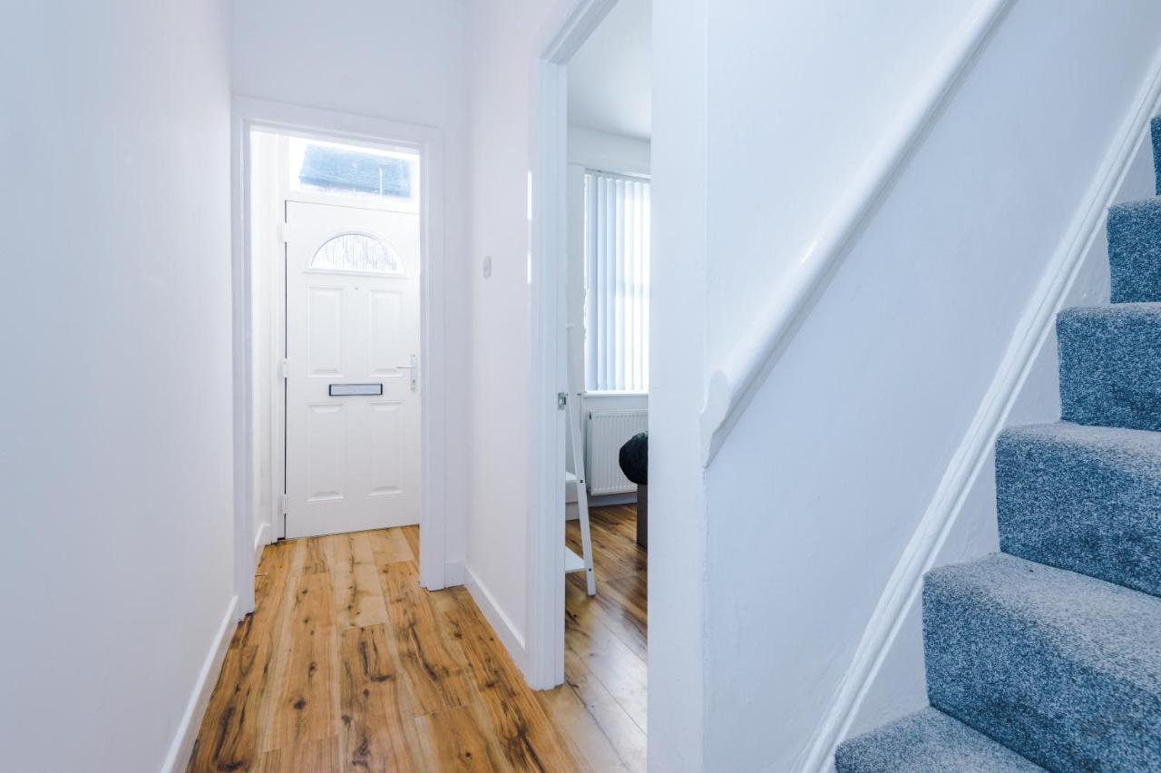 3 Bedroom House Manchester Hosted By Mcr Dens Exterior photo