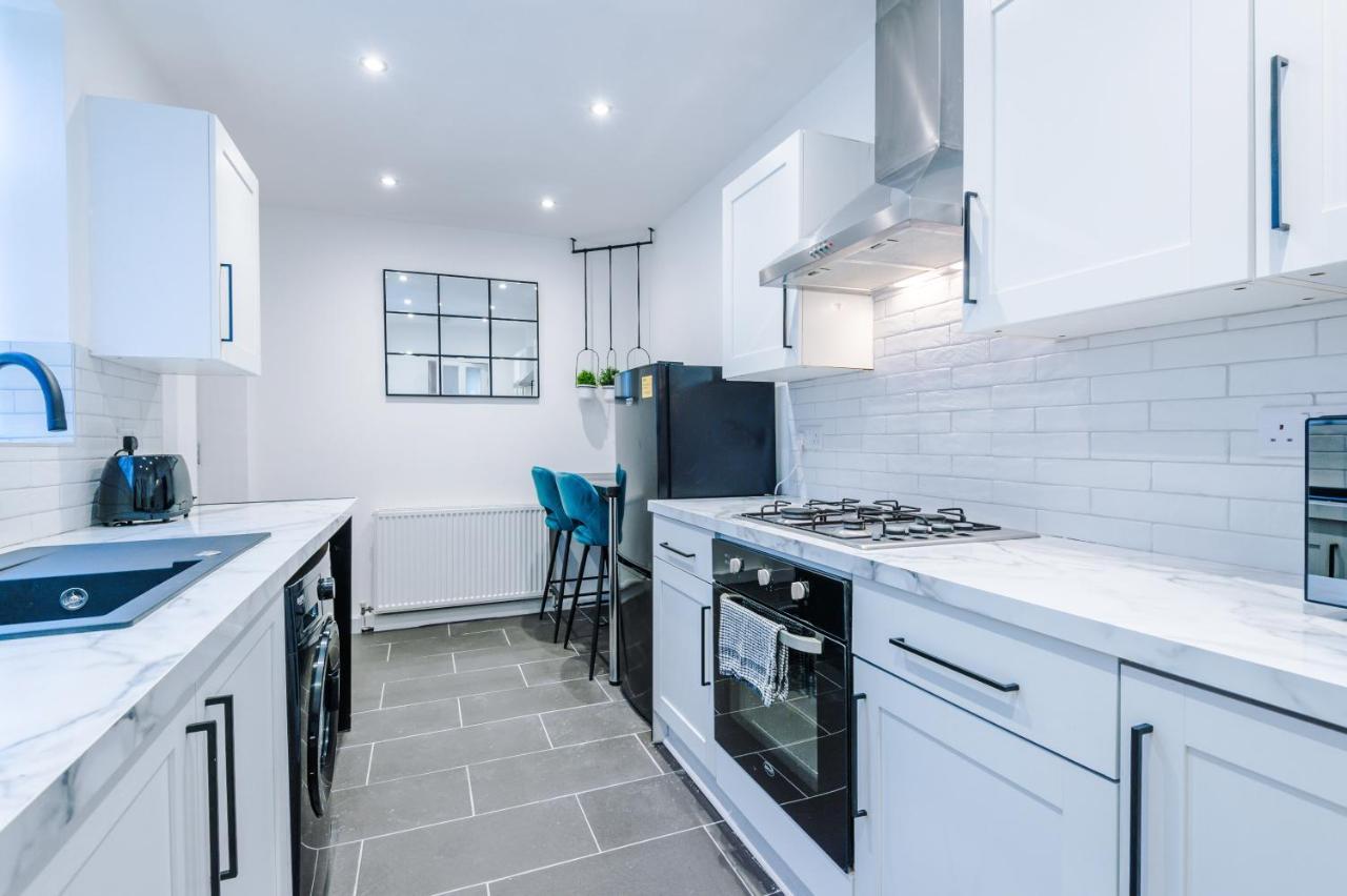 3 Bedroom House Manchester Hosted By Mcr Dens Exterior photo