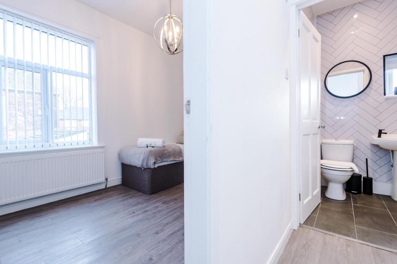 3 Bedroom House Manchester Hosted By Mcr Dens Exterior photo
