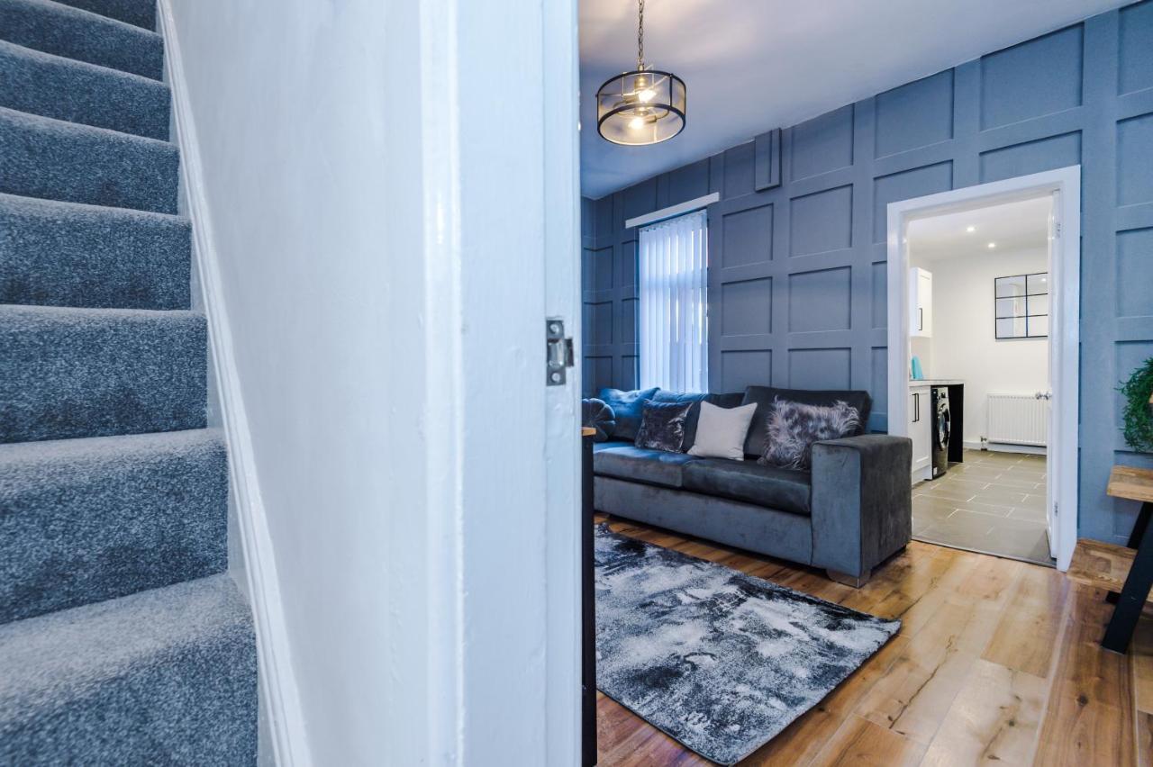 3 Bedroom House Manchester Hosted By Mcr Dens Exterior photo