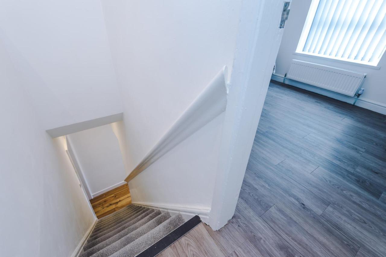 3 Bedroom House Manchester Hosted By Mcr Dens Exterior photo