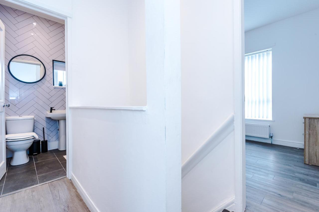3 Bedroom House Manchester Hosted By Mcr Dens Exterior photo